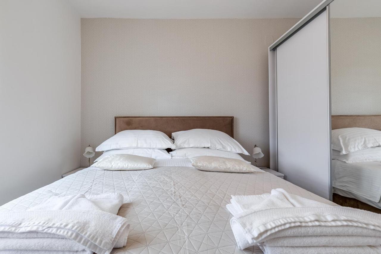Elegant Two Bedroom Appartement *